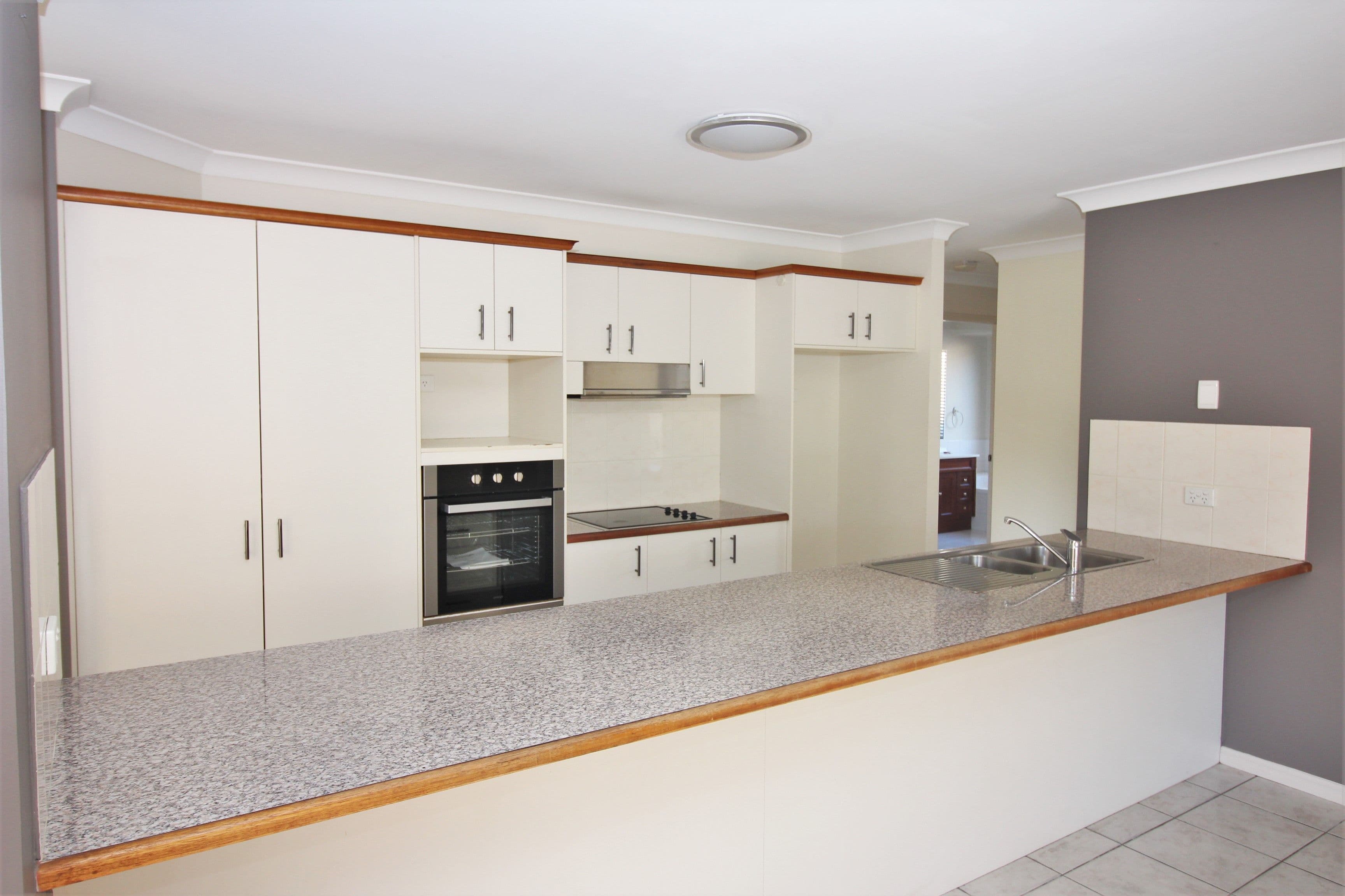 24 Oak Hill Crescent, Parkwood QLD 4214, Parkwood - Thumbnail 3