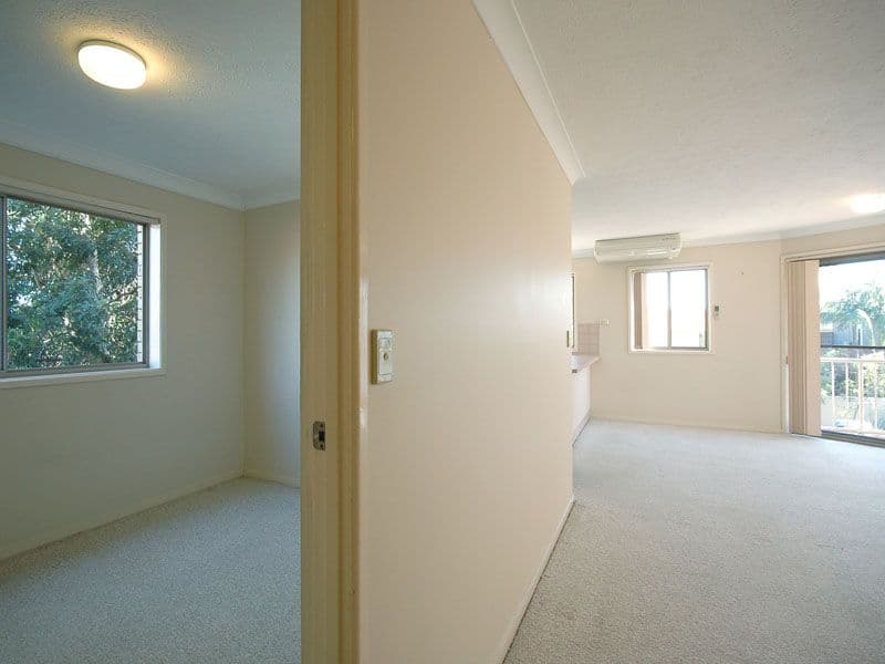 6 'Westside Apartments', 2032 Gold Coast Highway, MIAMI QLD 4220, Miami - Thumbnail 4