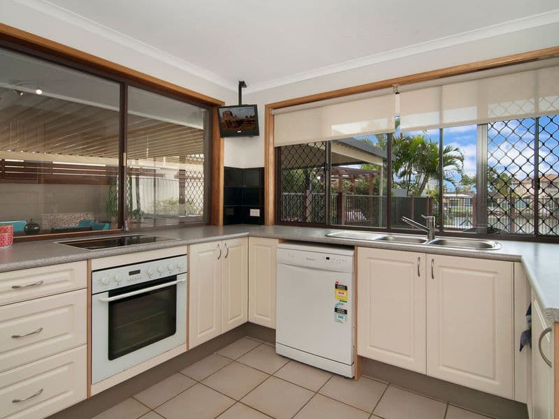51 Hollywell Road, Biggera Waters QLD 4216, Biggera Waters - Thumbnail 8