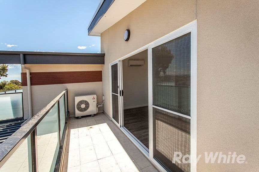 13 Stamford Crescent, Rowville VIC 3178, Rowville - Thumbnail 3