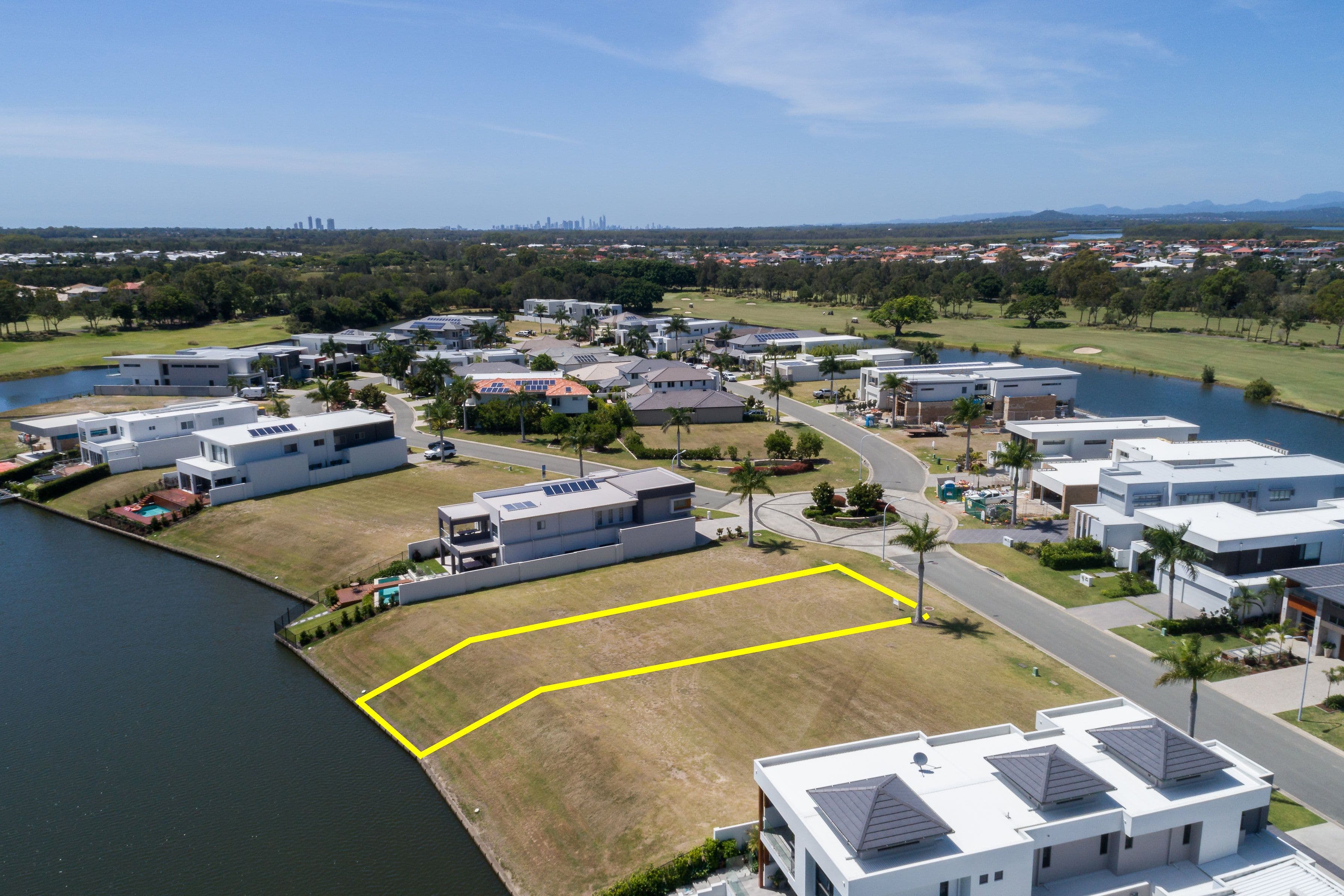 7665 Fairway Boulevard, Hope Island QLD 4212, Hope Island - Thumbnail 2