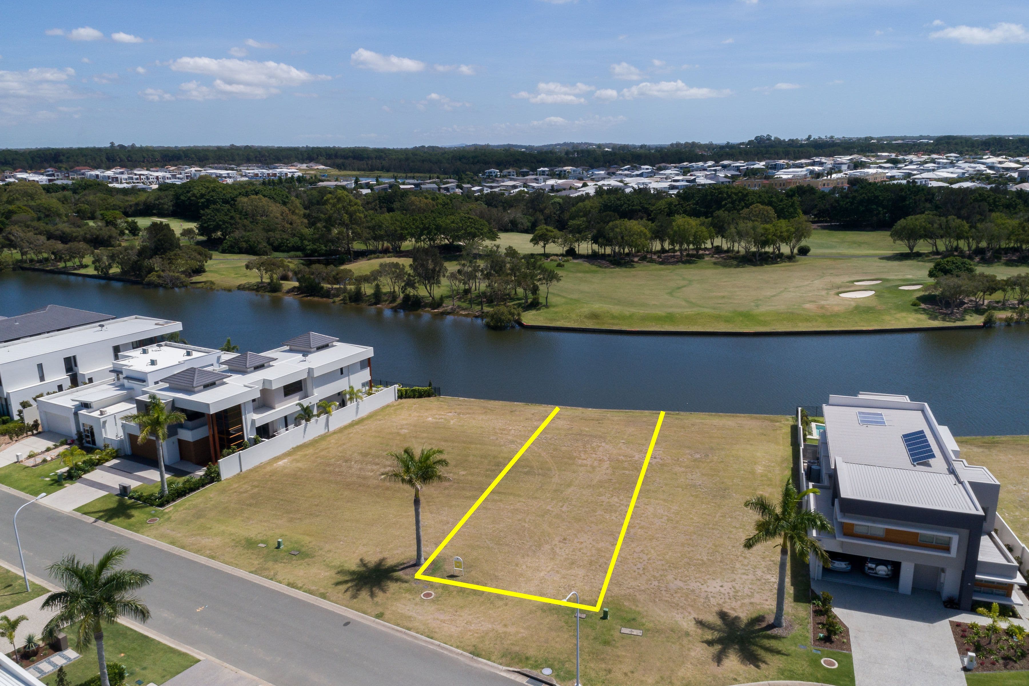 7665 Fairway Boulevard, Hope Island QLD 4212, Hope Island - Thumbnail 3