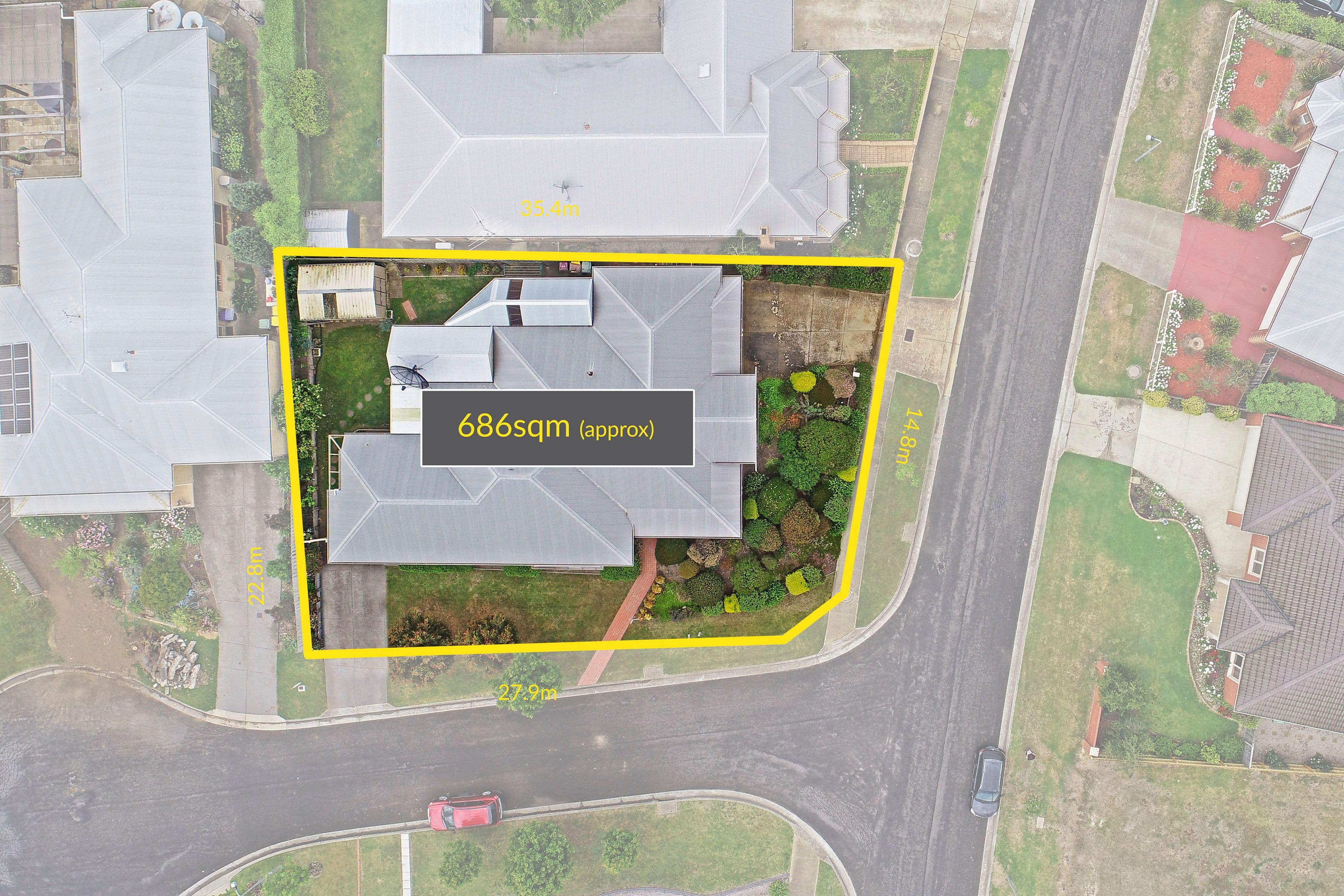 8 Molesworth Drive, Highton VIC 3216, Highton - Thumbnail 2