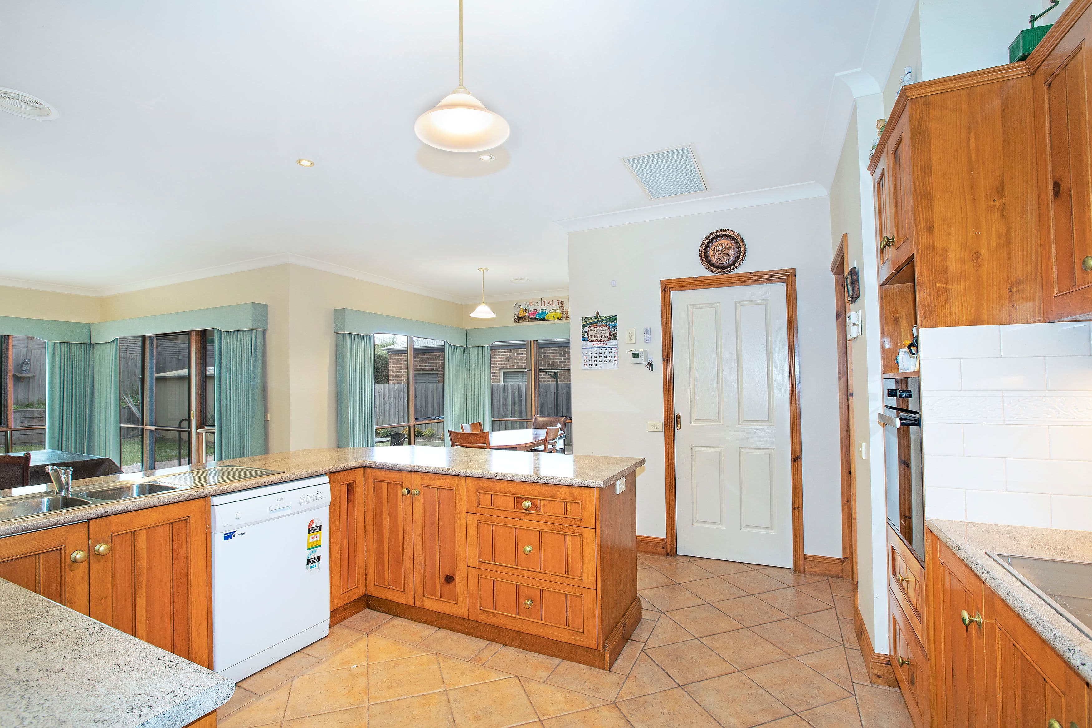 8 Molesworth Drive, Highton VIC 3216, Highton - Thumbnail 6