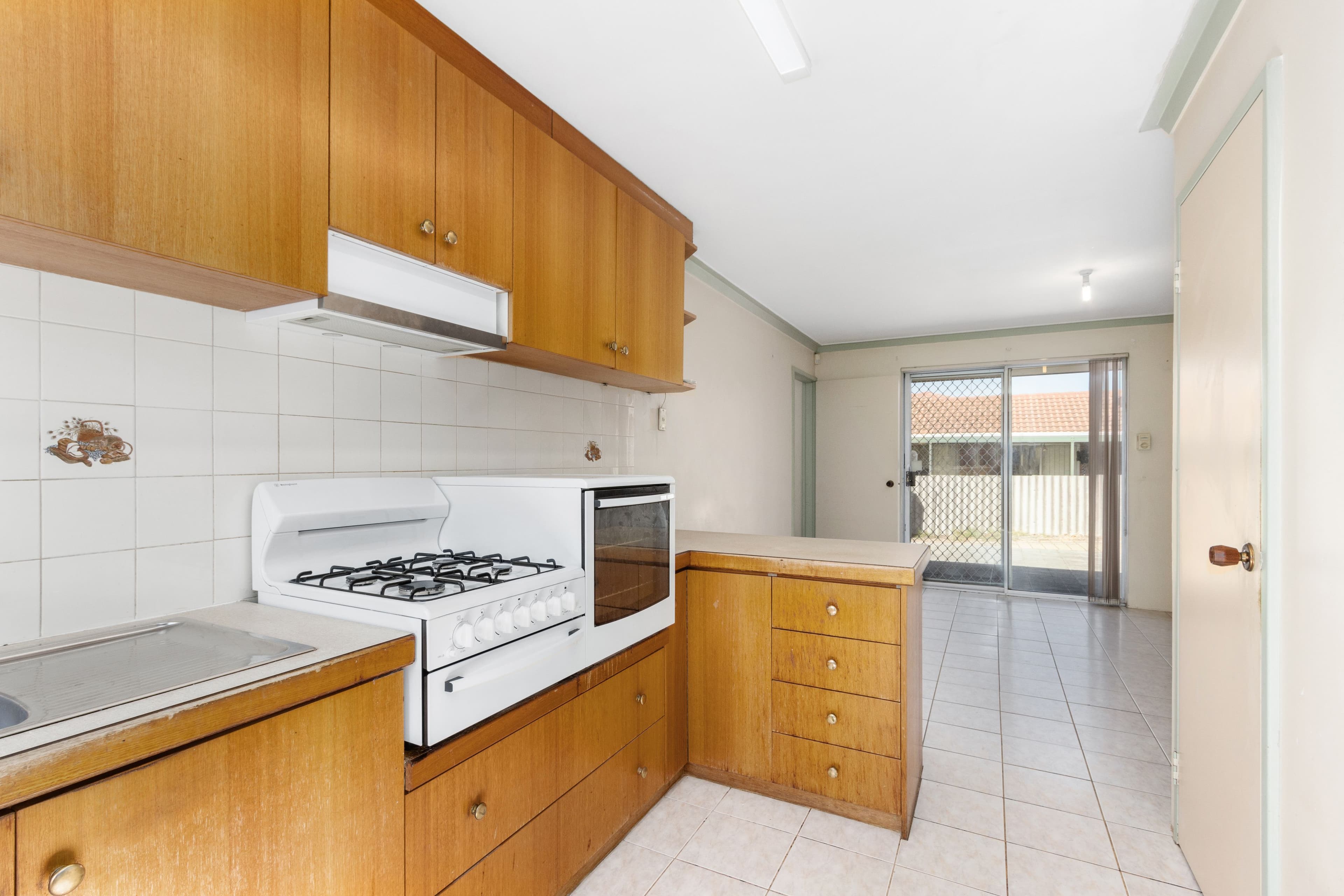 31 Leach Highway, Wilson WA 6107, Wilson - Thumbnail 2