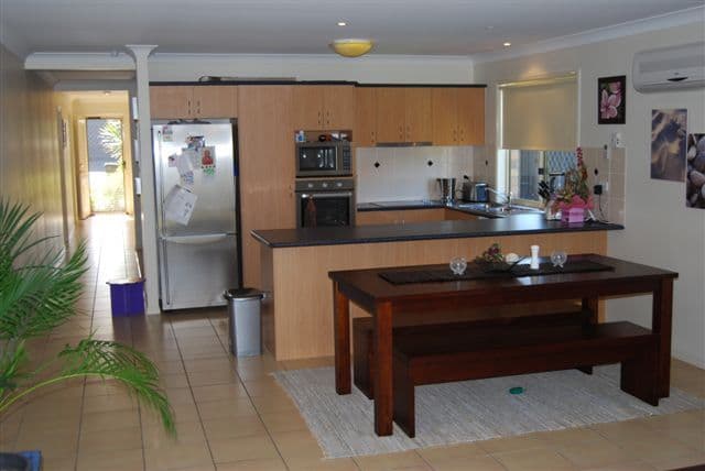 8 Hawthorne Street, FOREST LAKE QLD 4078, Forest Lake - Thumbnail 2