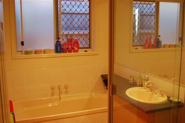 8 Hawthorne Street, FOREST LAKE QLD 4078, Forest Lake - Thumbnail 5