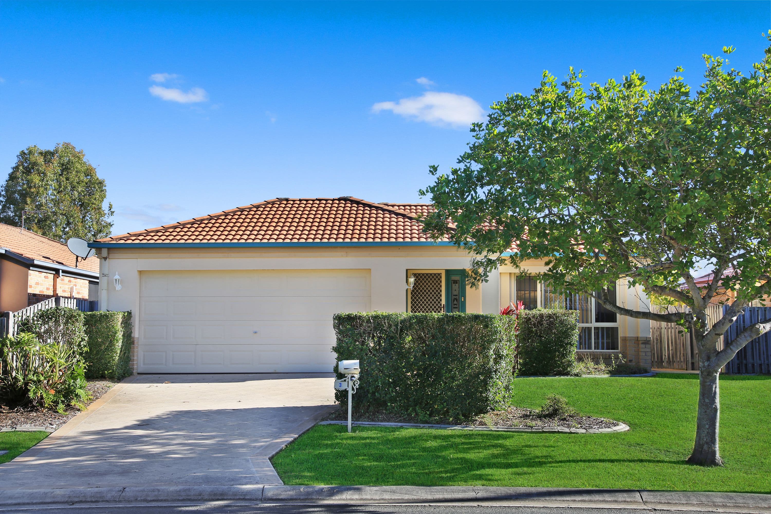 3 Springsure Drive, Mudgeeraba QLD 4213, Mudgeeraba - Thumbnail 2