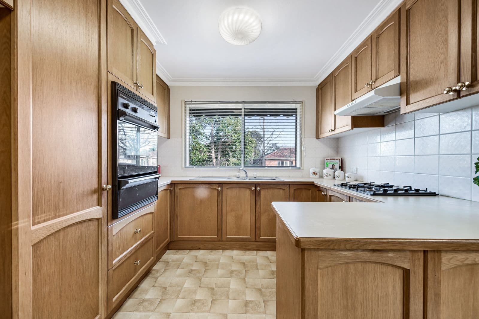 18 Edith Street, Glen Waverley VIC 3150, Glen Waverley - Thumbnail 5