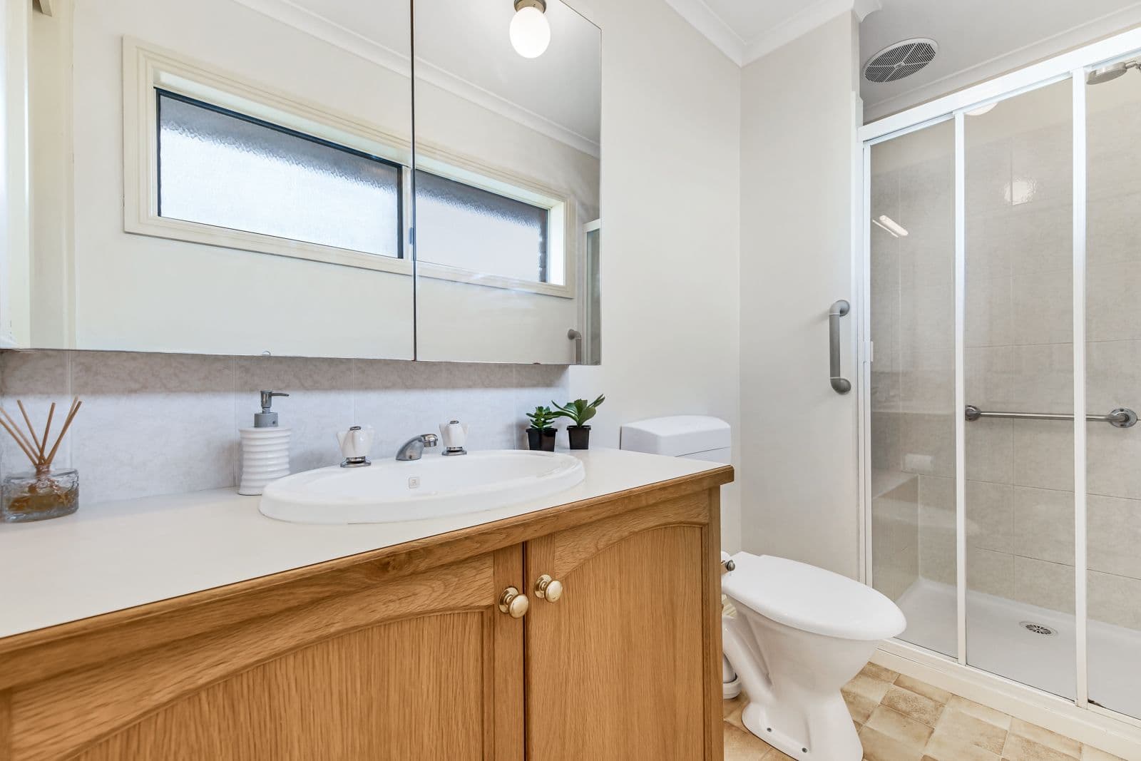 18 Edith Street, Glen Waverley VIC 3150, Glen Waverley - Thumbnail 7