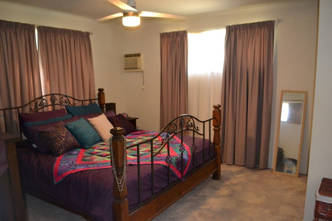 21 Broadway Drive, OXENFORD QLD 4210, Oxenford - Thumbnail 4