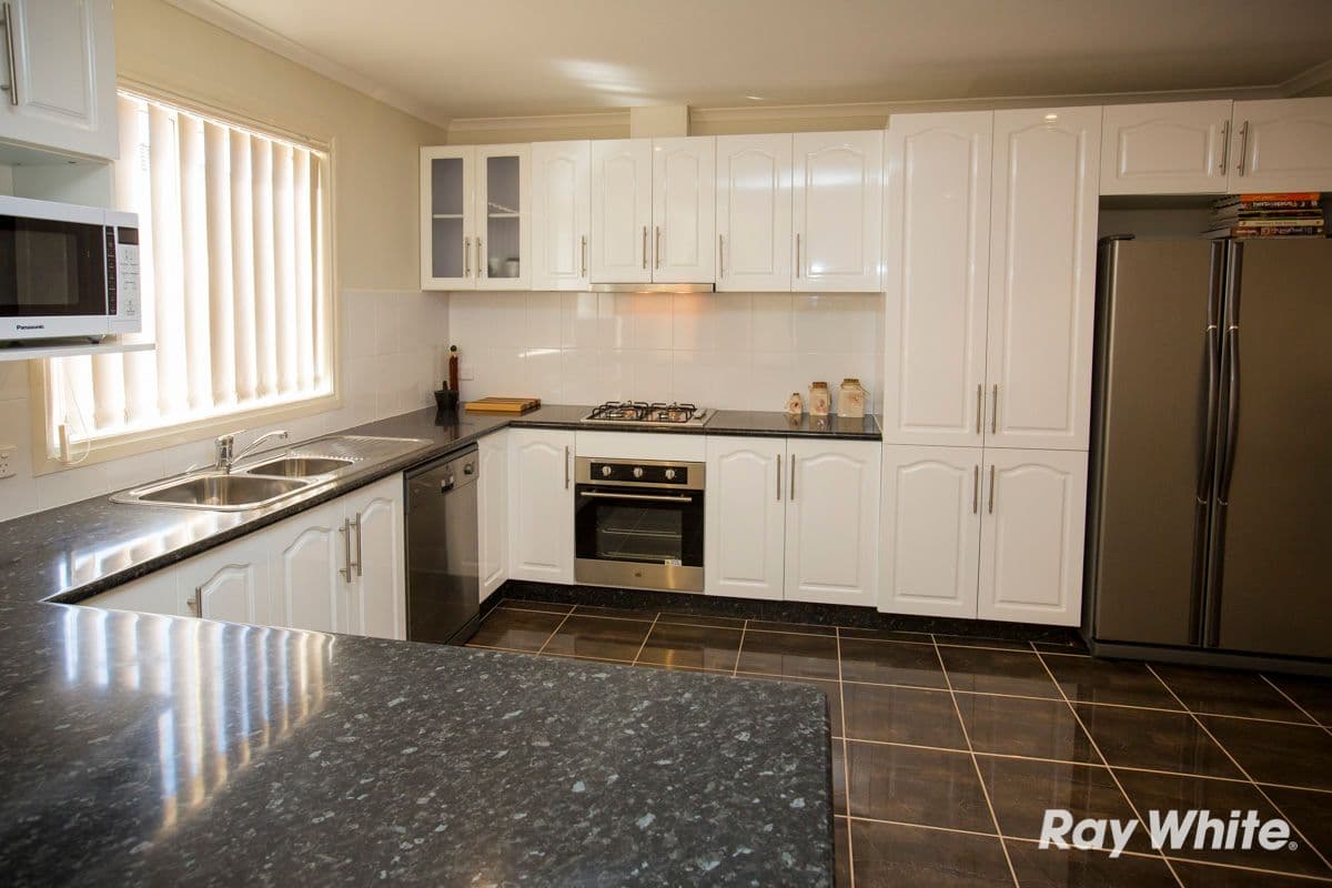 33B Pomegranate Way, PAKENHAM VIC 3810, Pakenham - Thumbnail 3
