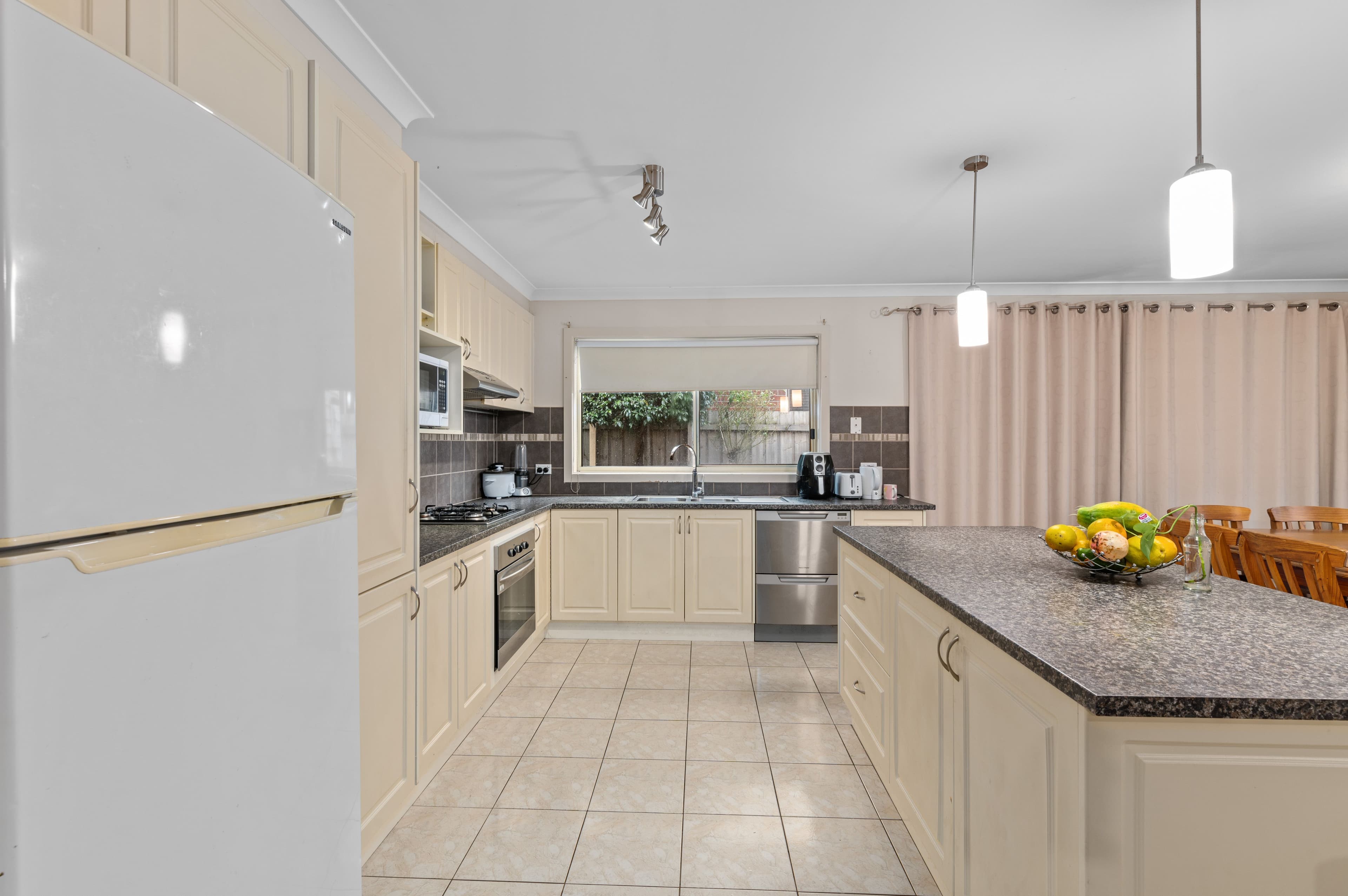18 Grange Drive, South Morang VIC 3752, South Morang - Thumbnail 3