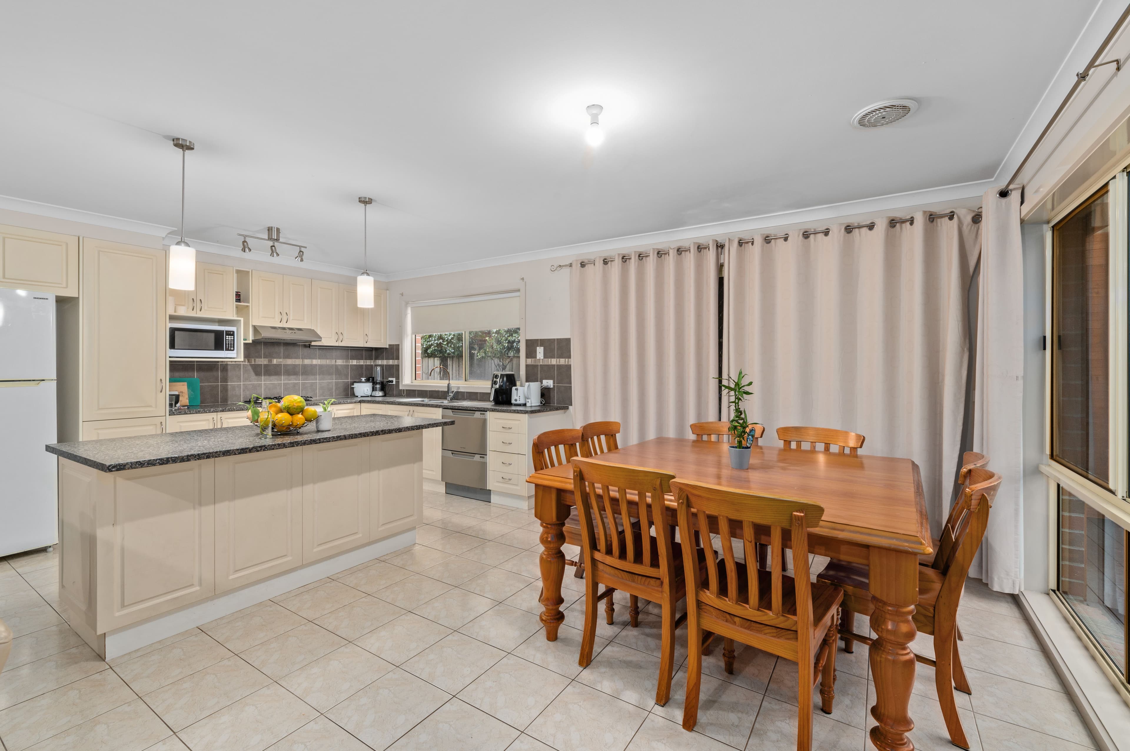 18 Grange Drive, South Morang VIC 3752, South Morang - Thumbnail 4