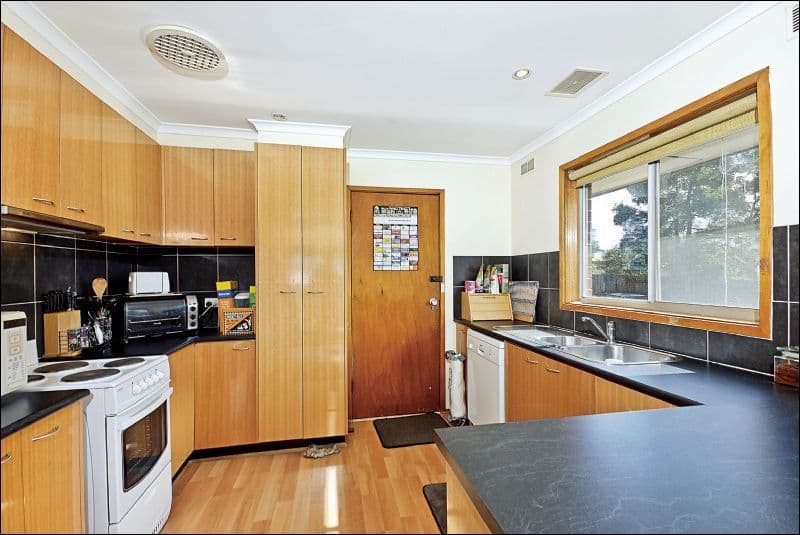 18 Affleck Street, WANDONG VIC 3758, Wandong - Thumbnail 4