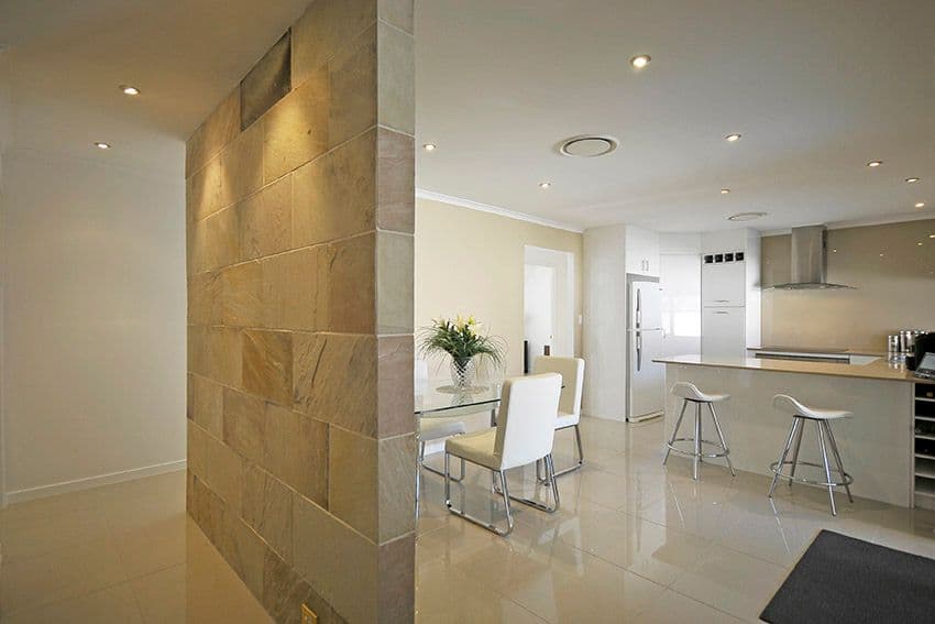 2 Haddon Court, CARRARA QLD 4211, Carrara - Thumbnail 3