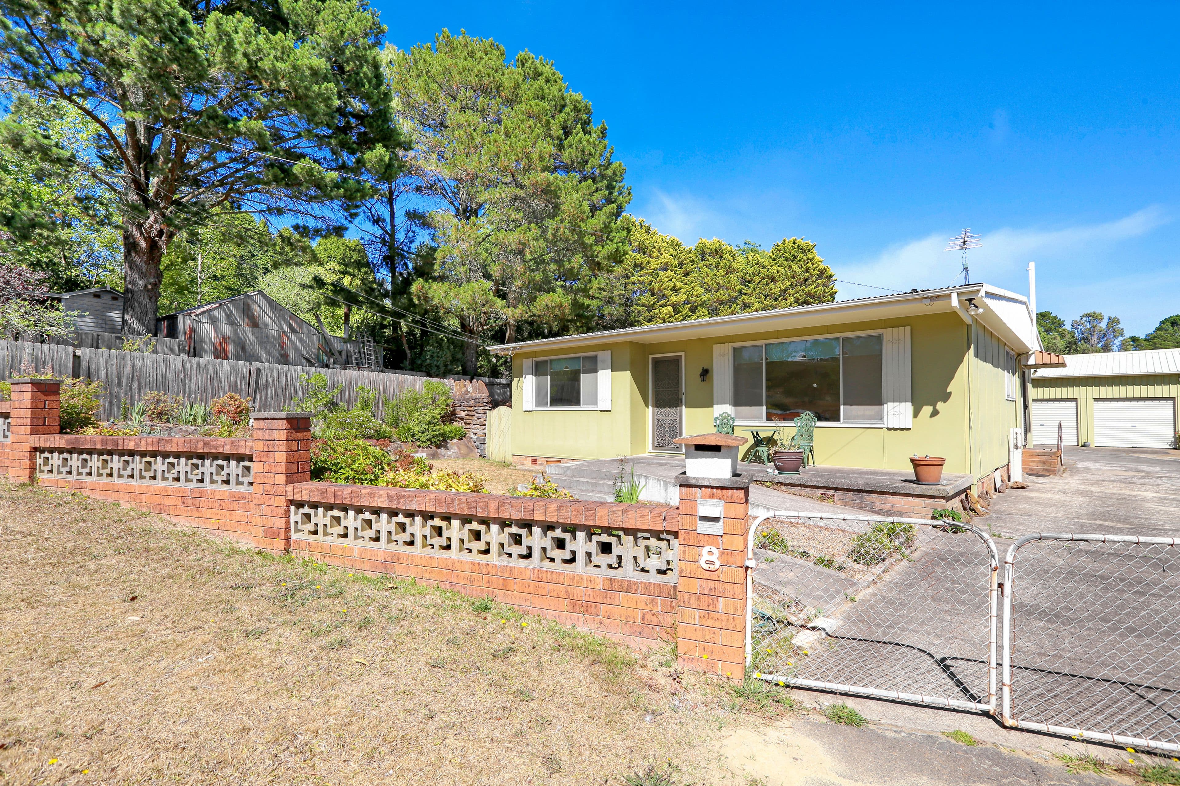 8 Selsdon Street, Mount Victoria - Image 1