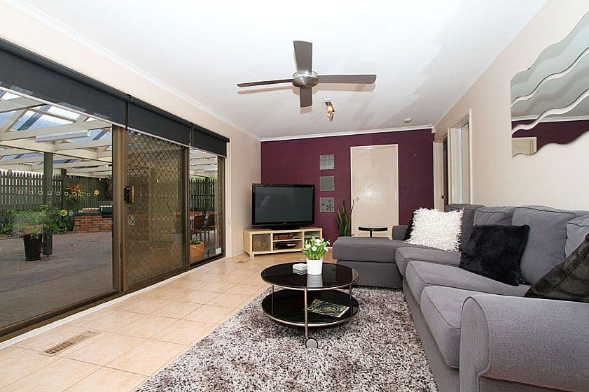 9 Macarthur Court, MILL PARK VIC 3082, Mill Park - Thumbnail 4