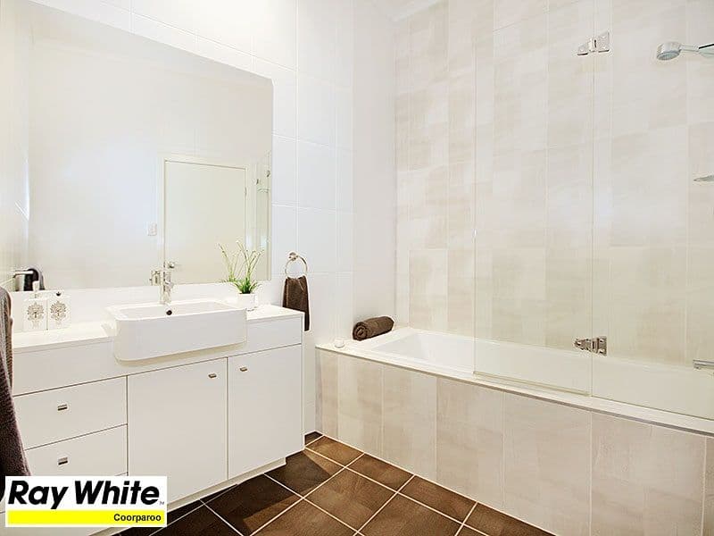 8 Corrie Street, NORMAN PARK QLD 4170, Norman Park - Thumbnail 5