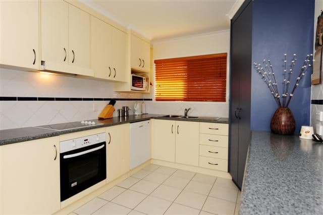 14 Wilson Street, GLADSTONE QLD 4680, Gladstone - Thumbnail 2