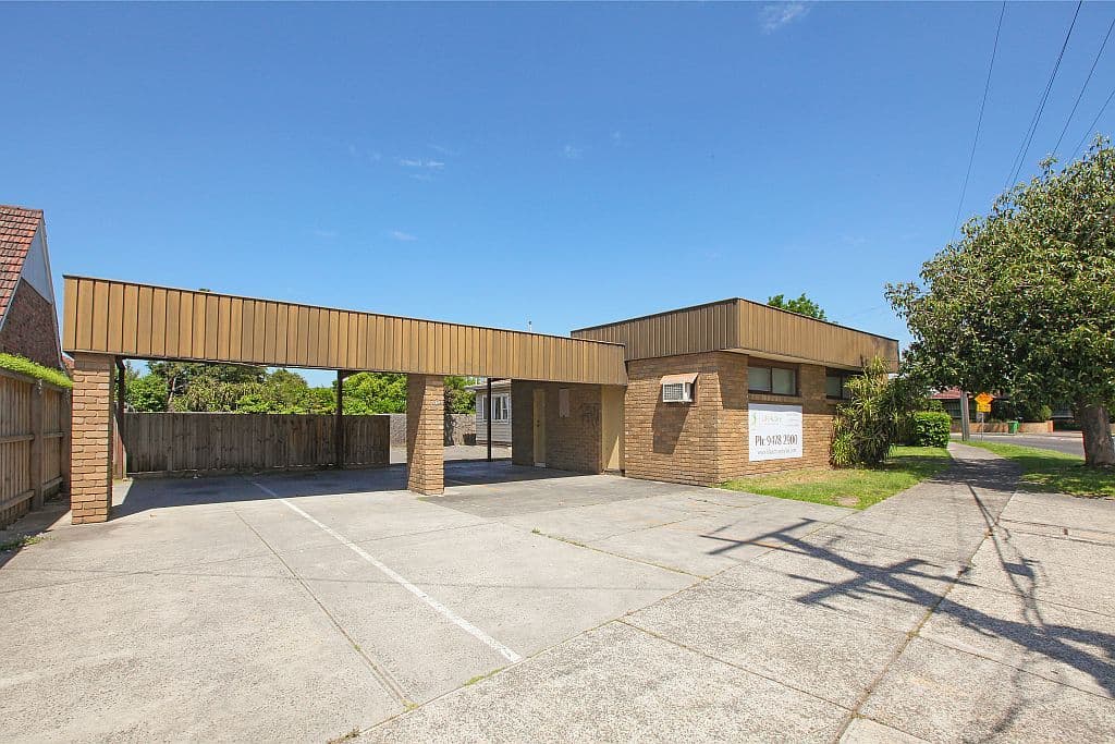 68 Oakhill Avenue, Reservoir VIC 3073, Reservoir - Thumbnail 4