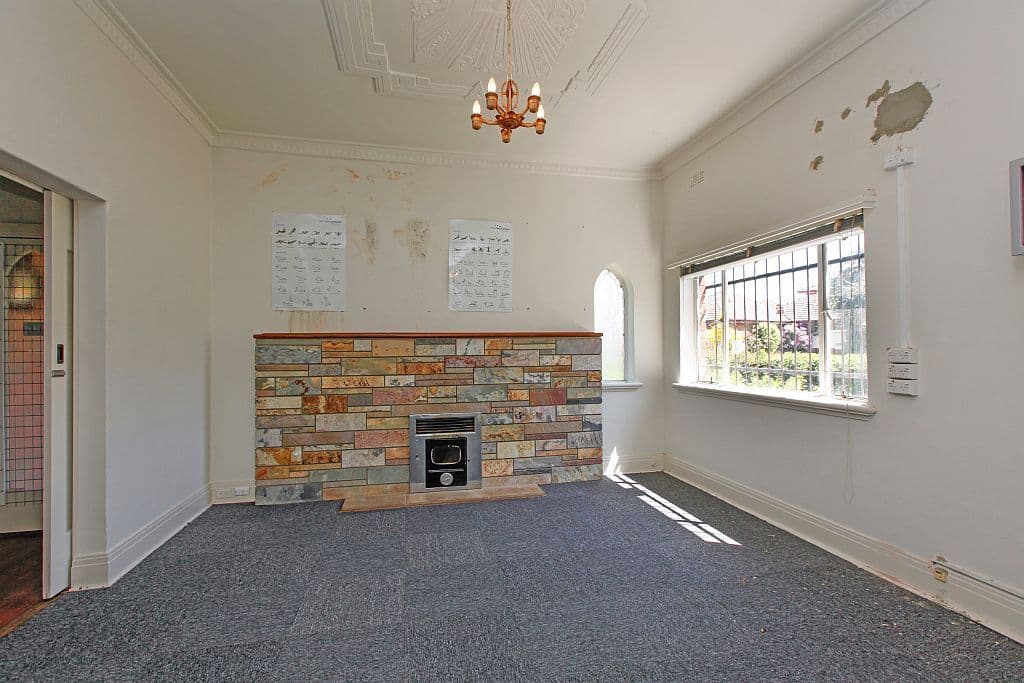 68 Oakhill Avenue, Reservoir VIC 3073, Reservoir - Thumbnail 8