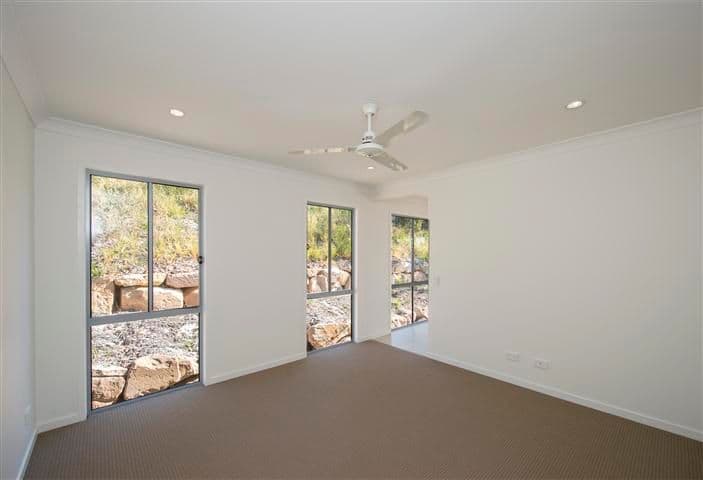 13 Carlsson Place, KIRKWOOD QLD 4680, Kirkwood - Thumbnail 4