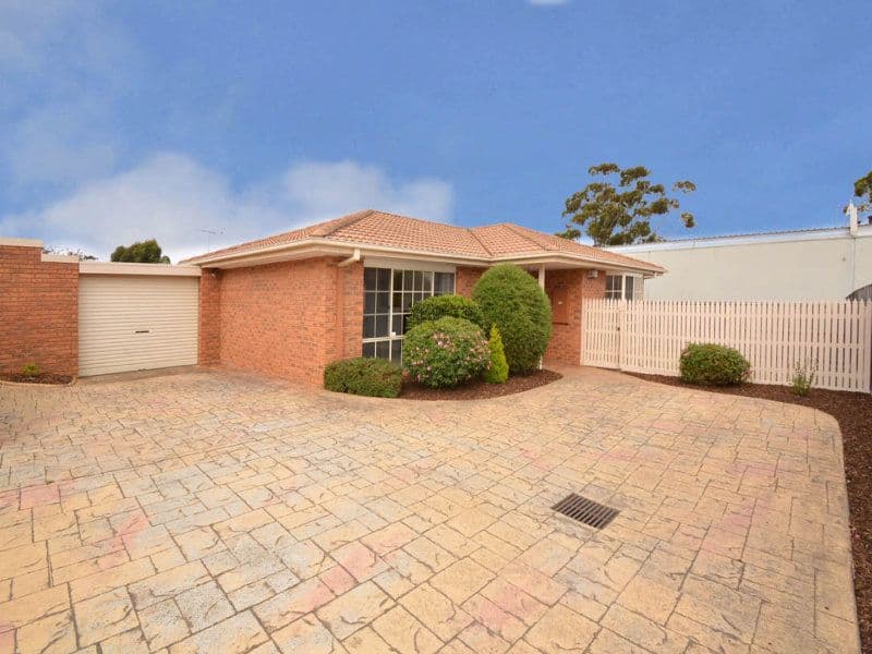 99 Pasley Street, SUNBURY VIC 3429, Sunbury - Thumbnail 2