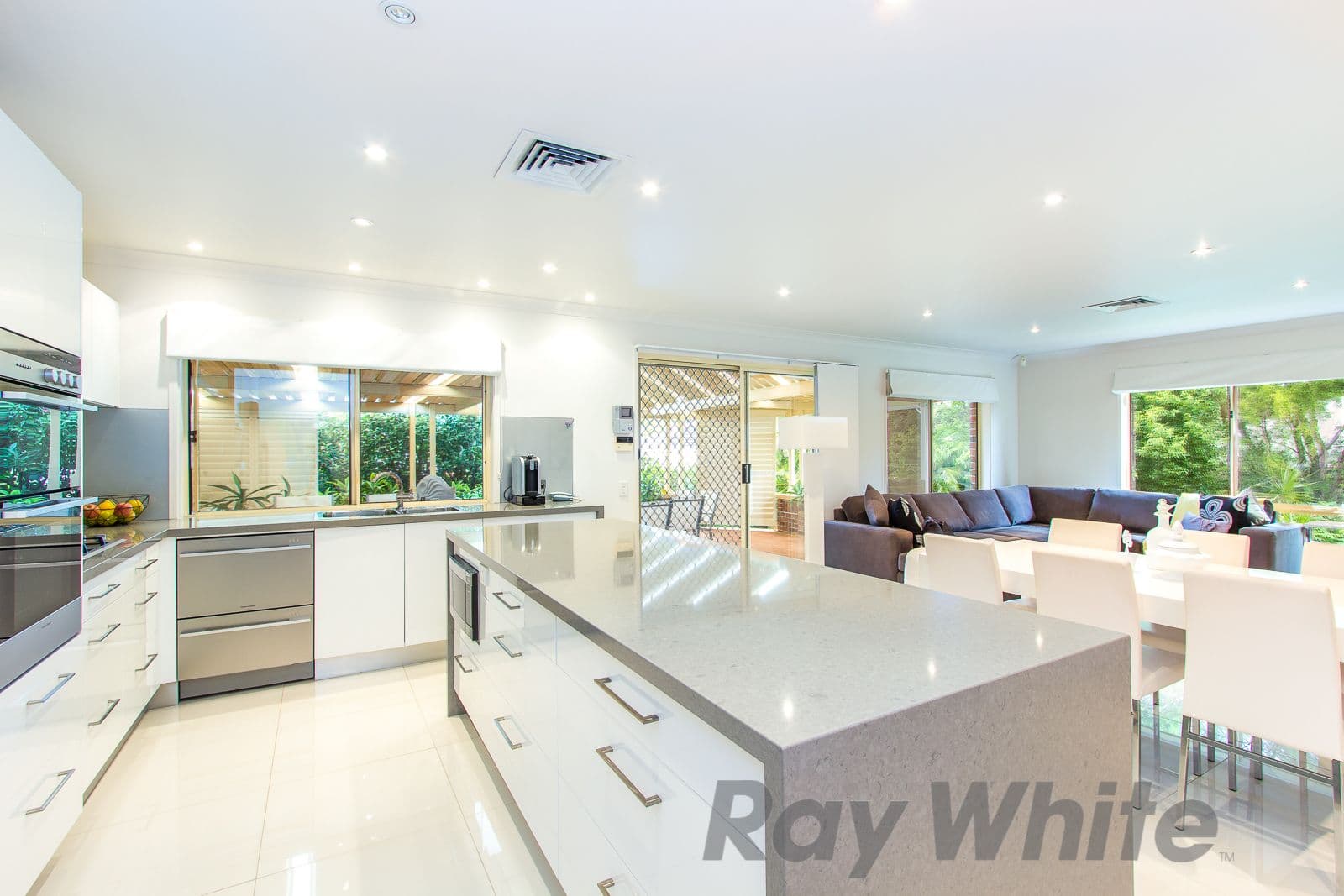 3 Beech Close, Garden Suburb - Thumbnail 2