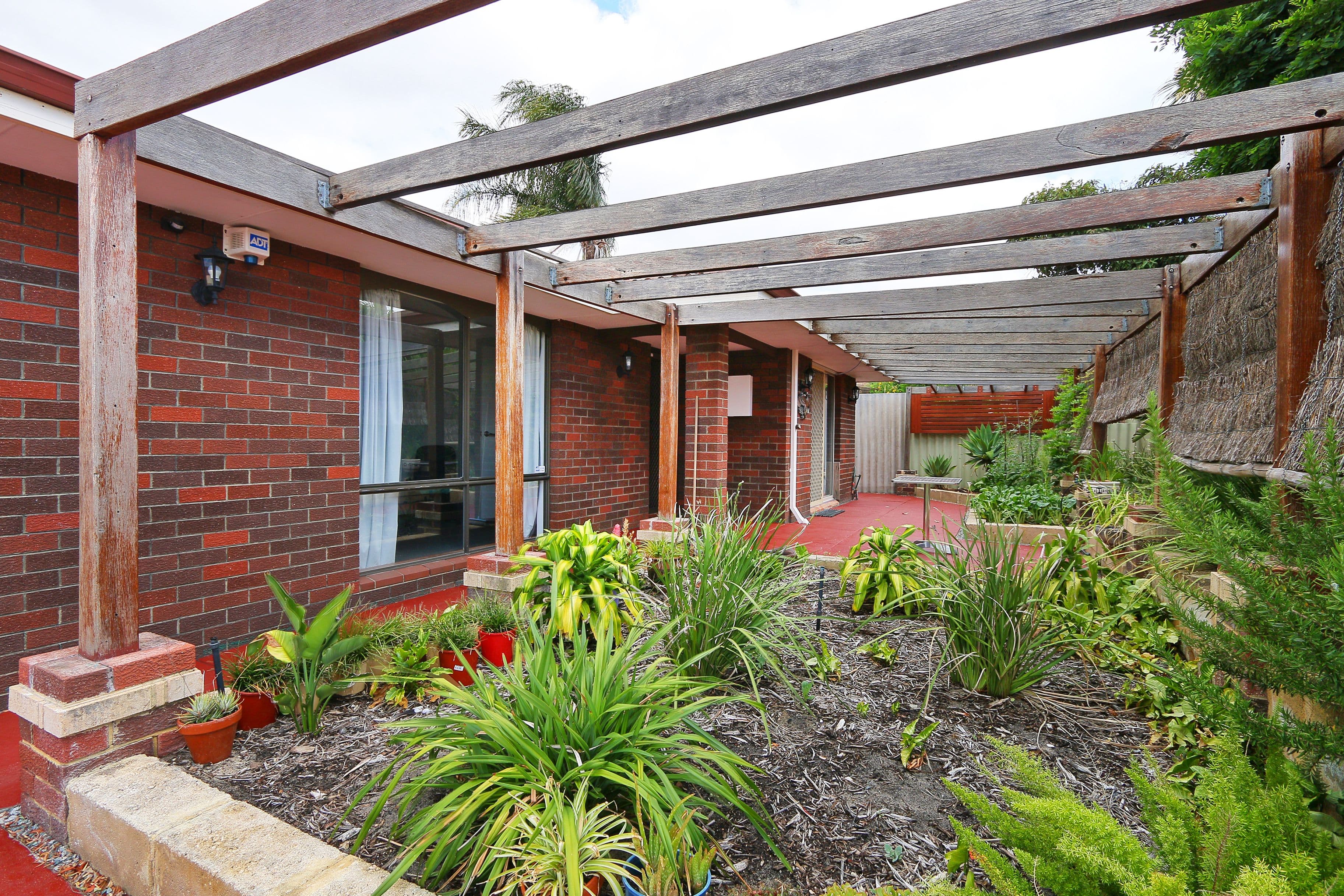 6 Harvey Close, Gosnells WA 6110, Gosnells - Thumbnail 2
