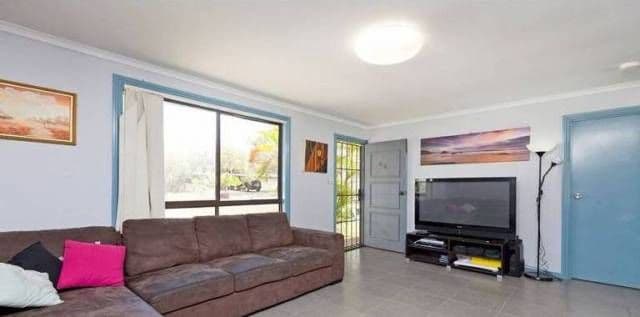 22 Jeffrey Street, CAPALABA QLD 4157, Capalaba - Thumbnail 2