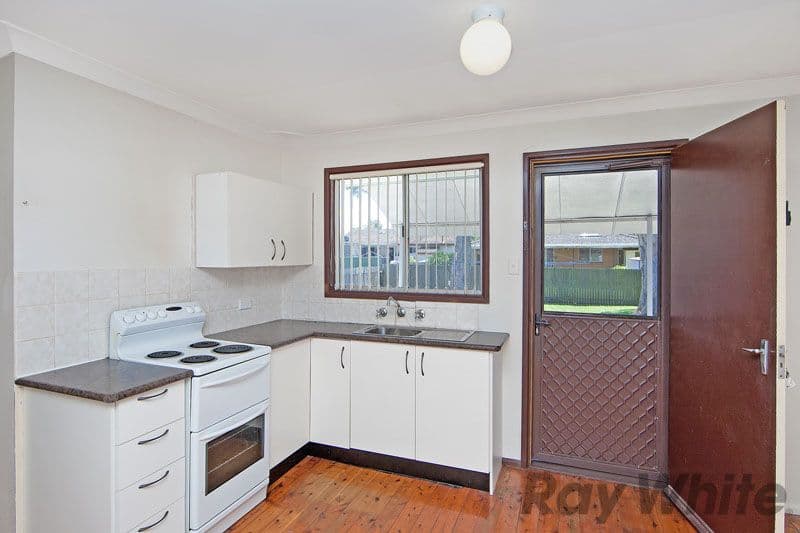 18 Glenlake Avenue, TOUKLEY NSW 2263, Toukley - Thumbnail 2