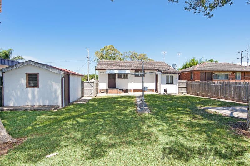 18 Glenlake Avenue, TOUKLEY NSW 2263, Toukley - Thumbnail 4