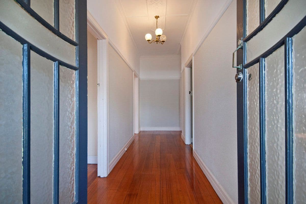 8 McConnell Street, WARRNAMBOOL VIC 3280, Warrnambool - Thumbnail 2