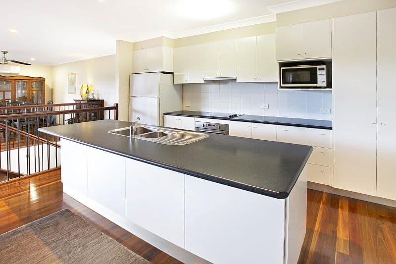 173 Strong Avenue, GRACEVILLE QLD 4075, Graceville - Thumbnail 2