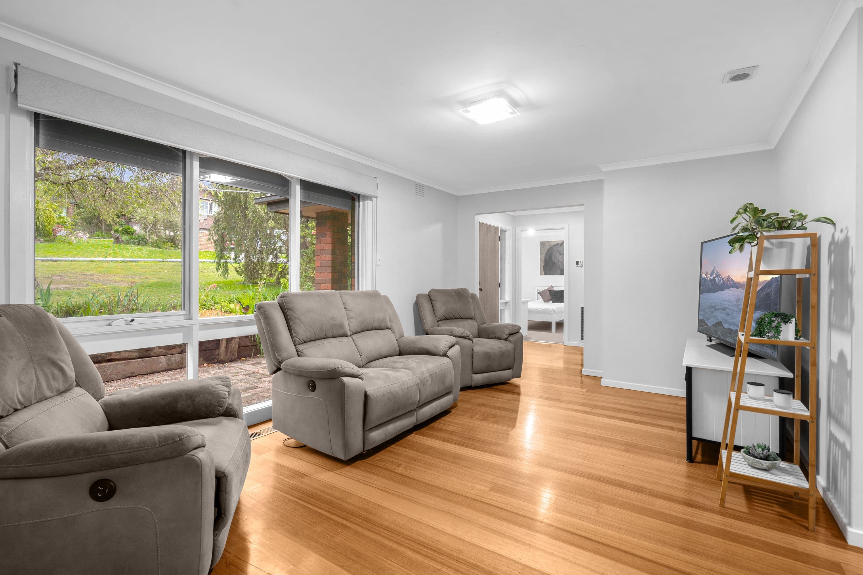 9 Victory Avenue, Wandin North VIC 3139, Wandin North - Thumbnail 2