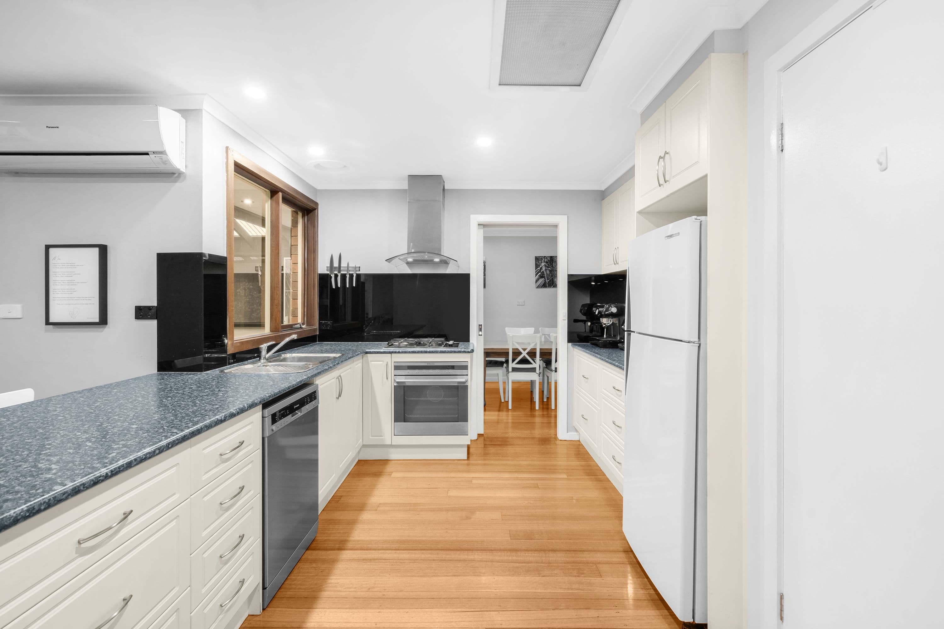 9 Victory Avenue, Wandin North VIC 3139, Wandin North - Thumbnail 4