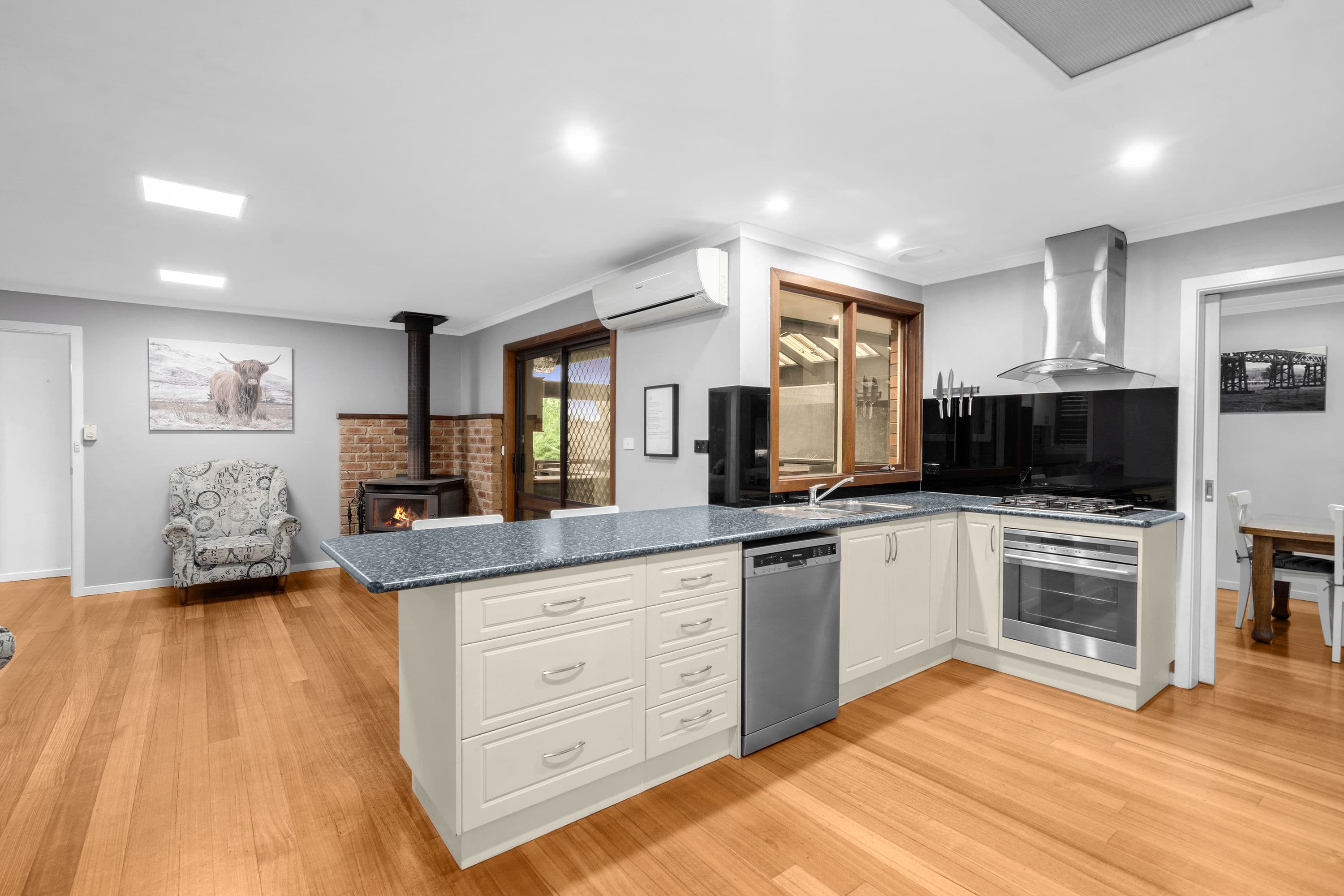 9 Victory Avenue, Wandin North VIC 3139, Wandin North - Thumbnail 5