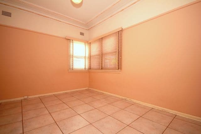 27 Simmons Street, REVESBY NSW 2212, Revesby - Thumbnail 3