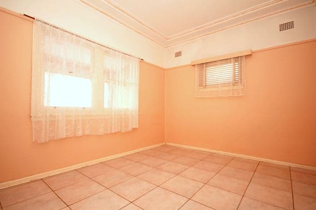 27 Simmons Street, REVESBY NSW 2212, Revesby - Thumbnail 4