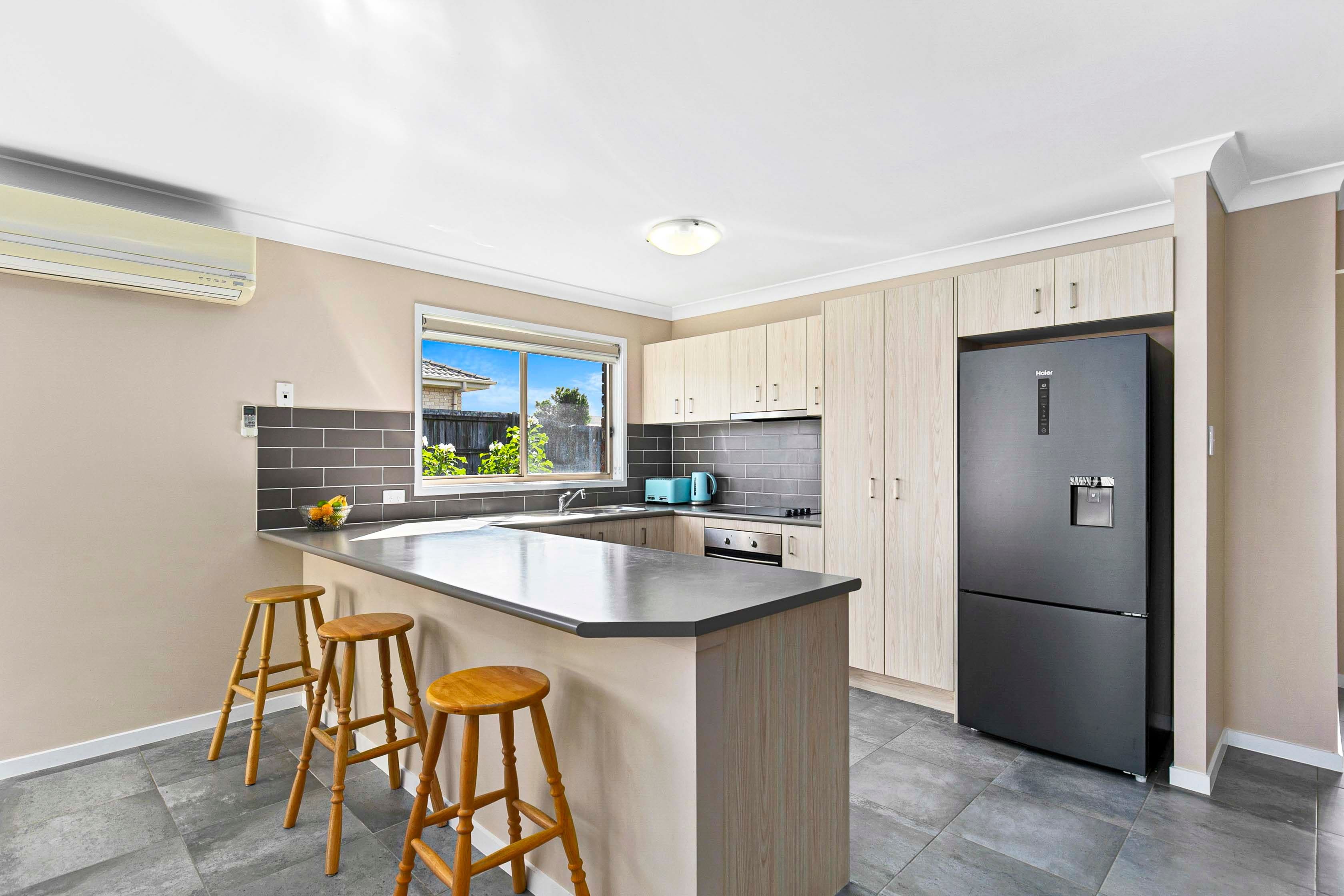 4 Teresa Street, Nikenbah QLD 4655, Nikenbah - Thumbnail 3