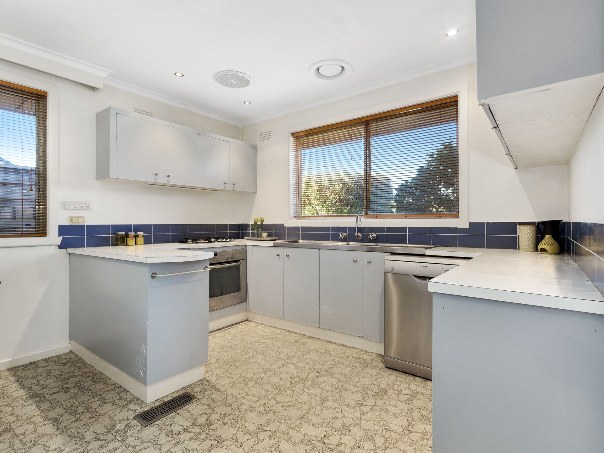5 Travellyn Court, Blackburn South VIC 3130, Blackburn South - Thumbnail 5