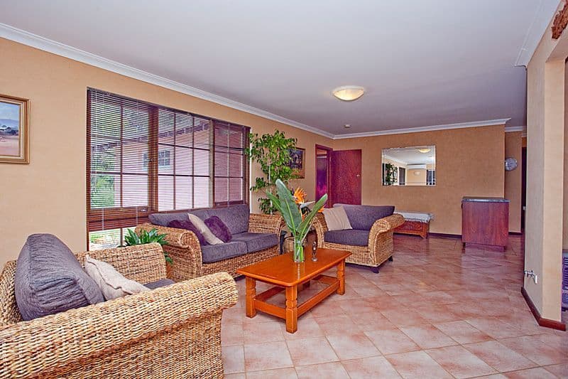 8 Cameron Close, LESMURDIE WA 6076, Lesmurdie - Thumbnail 4