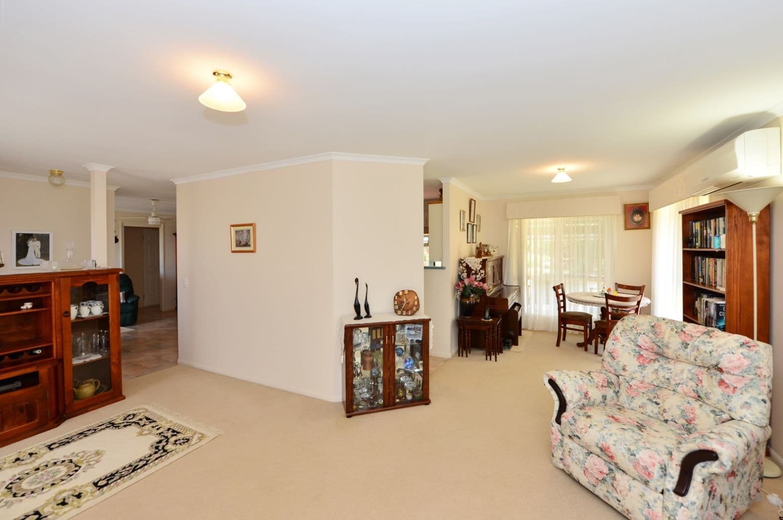 6 Hillcroft Court, DARLING HEIGHTS QLD 4350, Darling Heights - Thumbnail 2