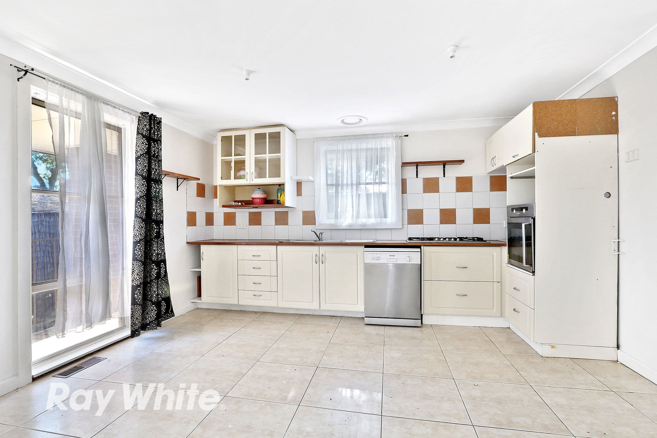 8 Kosciusko Avenue, Corio VIC 3214, Corio - Thumbnail 3