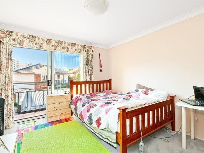 16 Brunswick Avenue, Liberty Grove - Thumbnail 5