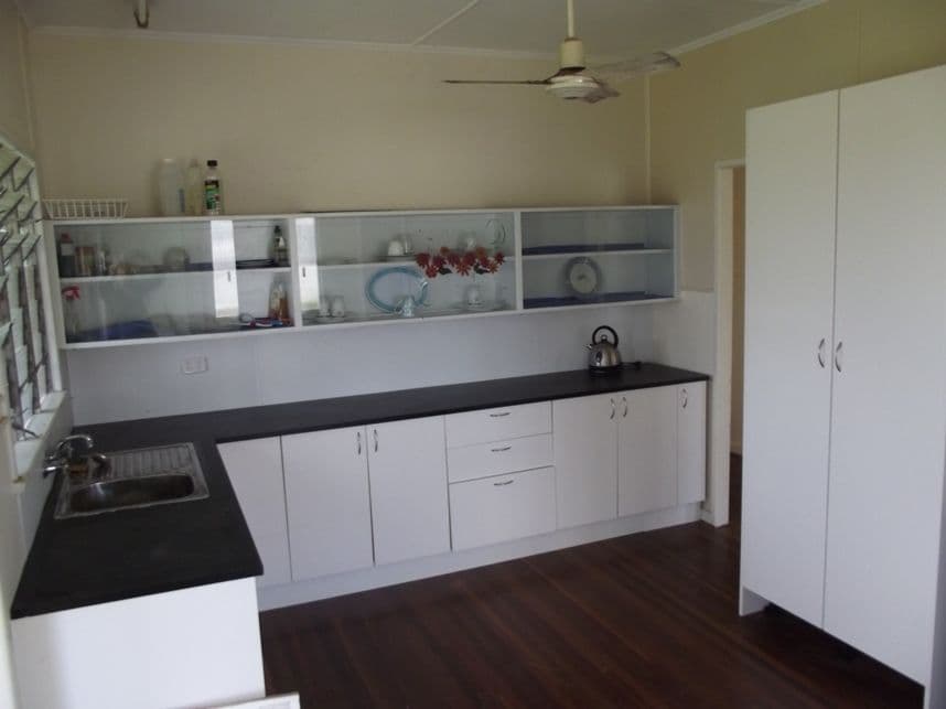 17 Youngs Lane, WALKERSTON QLD 4751, Walkerston - Thumbnail 2