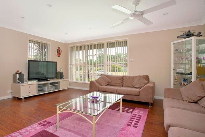 10 Scarvell Avenue, MCGRATHS HILL NSW 2756, McGraths Hill - Thumbnail 2