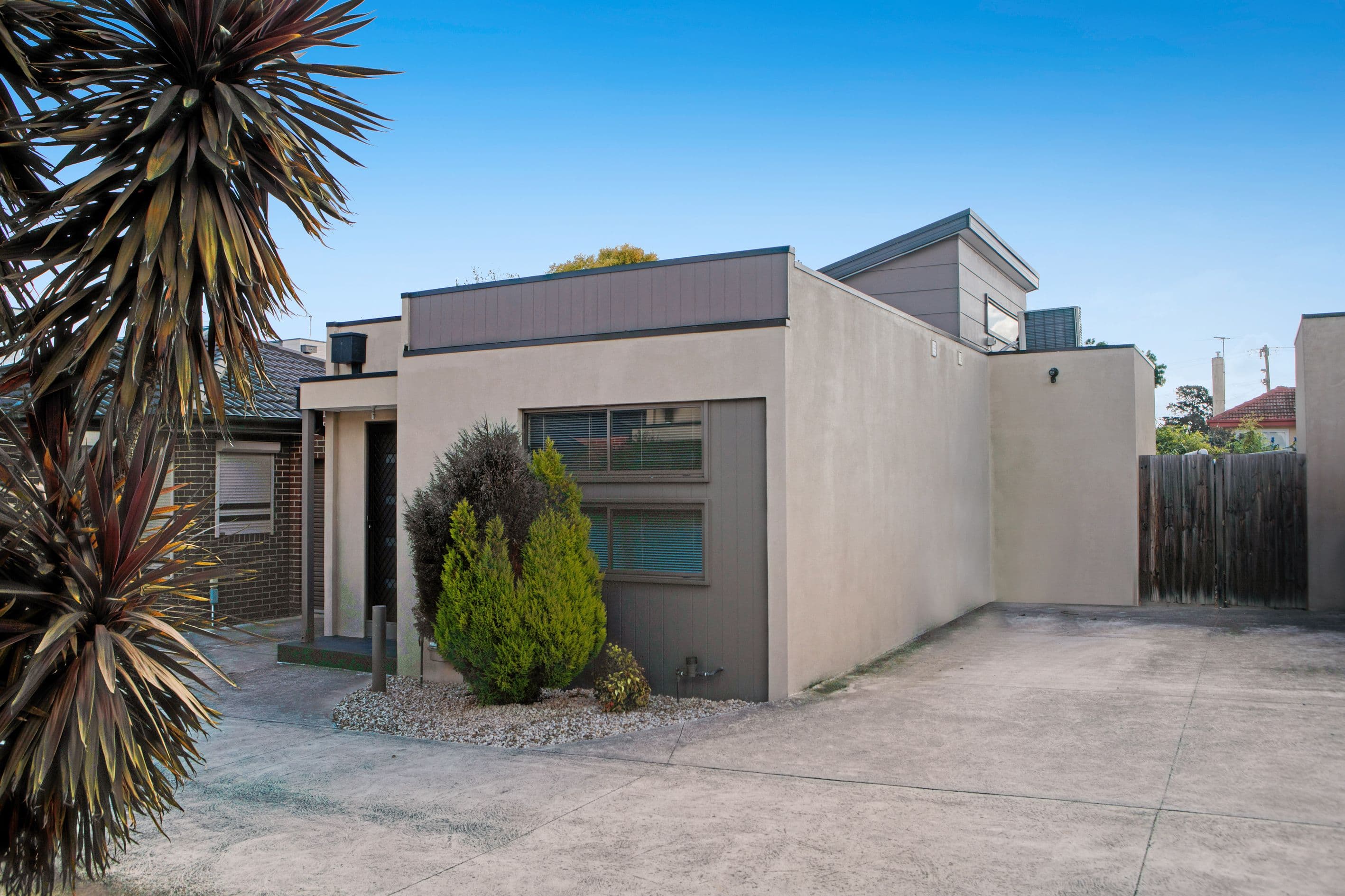 17 Chaleyer Street, Reservoir VIC 3073, Reservoir - Thumbnail 3