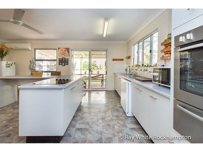 19 Vernon Street, Emu Park QLD 4710, Emu Park - Thumbnail 3